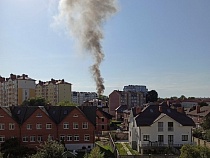 В Зеленоградске при пожаре в сараях пострадал человек 