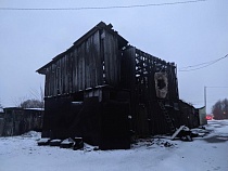 В Черняховске на тушение сарая с газовыми баллонами позвали военных