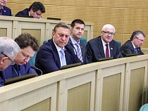 Легендарного экс-мэра Калининграда наградили при Матвиенко