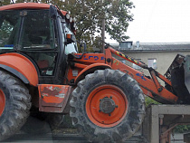 Угнать за один день: селянин нашёл свою специализацию - тракторы