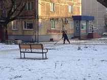 За сутки с улиц Калининграда вывезли 230 кубометров снега