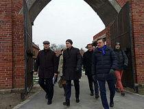 Торба показал Алиханову ДК за 6 миллионов рублей