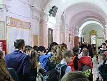 В нескольких школах Озерского района классных руководителей могли лишить премии за несоответствующий внешний вид учеников