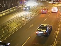 Авария со сбитой девушкой у УМВД в Калининграде попала на видео 