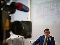 Алиханов назвал причину предъявления паспорта охранникам торговых центров