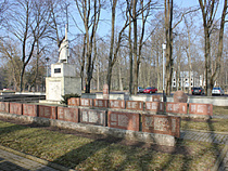 Мемориалы павшим советским воинам в Литве и Польше находятся в хорошем состоянии