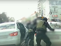В Калининграде задержали развозившего наркотики таксиста