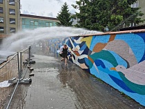 Северный вокзал в Калининграде частично перекрыло водой