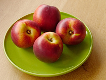 5 тонн гнилых нектаринов прибыли в Калининград из Турции