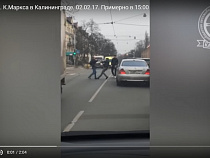 На улице Карла Маркса подрались два автомобилиста (видео)