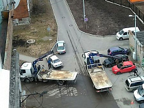 В ожидании премьера: на Острове эвакуируют автомобили местных жителей