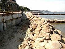 Берегоукрепление в Пионерском обещают завершить осенью