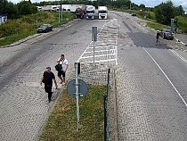 У приехавшего из Литвы забрали колбасу и молоко