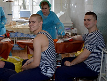 Военно-морские курсанты из Калининграда сдали 60 литров крови
