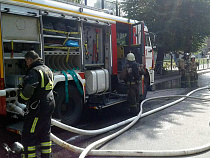 В Калининграде загорелись двери квартир