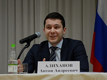 Калининградцы восхищаются губернатором, летающим эконом-классом