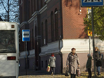 У калининградца на остановке на улице Куйбышева украли телефон и 7 тысяч рублей