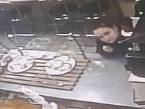 По всему Калининграду ищут поевшую не по той карте женщину