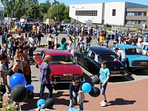 “Золотая тень Кёнигсберга”: ради фестиваля житель Мюнхена преодолел на старинном авто 1265 км (фото)