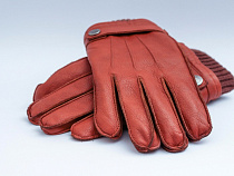 В Калининграде приставы взяли в заложники 100 пар перчаток