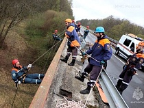 На ведущем в Польшу шоссе прошли тренировки на верёвках
