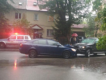 В Калининграде молодой водитель «Шкоды» пострадал от резкого манёвра девушки на «БМВ»