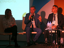 «Наш губернатор отвечает в директе в Инстаграме сам»