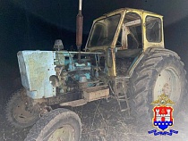 Под Гвардейском мужик угнал трактор в Правдинский район