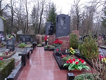 На старое кладбище в Калининграде пришли сотрудники СКР