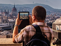 Менеджер турфирмы присвоила 100 тысяч рублей из-за сложного материального положения