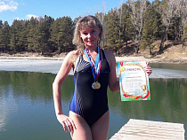 Уволенная за купальник учительница пошла на повышение