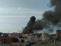 Крупный пожар в районе площади Василевского (видео)
