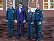 Алиханов наградил сапёров, уничтоживших бомбы 