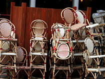 Хроники кризиса: кто нас покинул и кто еще остался в живых