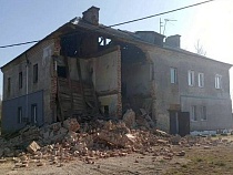 В Гурьевском районе рухнуло полдома в ожидании расселения