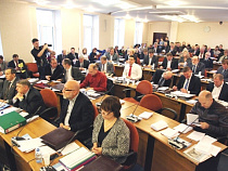 Не голосовать за бюджет - значит полностью парализовать деятельность правительства региона