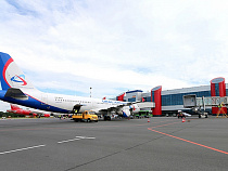 В новом терминале аэропорта «Храброво» разбили рекламное авто