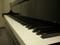 Композитору из Калининграда зажали 1 250 евро за песню