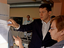 Алиханов проверил жалобу из Instagram на голод в школе Правдинска (фото)