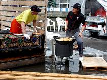 Street Food Weekend 2016: узбекский плов и калининградский ливень