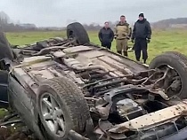 Под Светлогорском водитель БМВ опрокинулась вместе с машиной