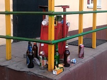 В Калининграде мужчину и женщину схватили за люксовые развлечения