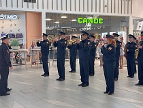 Росгвардия устроила дефиле под Газманова в ТЦ под Калининградом