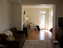 Сирота через суд отстояла свои права на квартиру