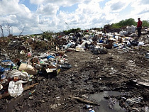 В Славске вывозят мусор на неработающий полигон ТБО 