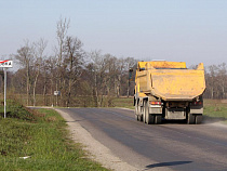 «50-тонные автомобили уничтожают дорожную сеть»