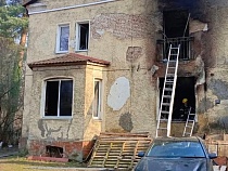 В Калининграде из пылающего немецкого дома вытащили двух человек