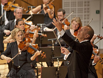 Клаудио Аббадо и оркестр Люцернского фестиваля впервые в России