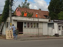 Мэрия Калининграда продолжает сносить ларьки