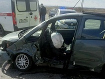 Водителя зажало в кабине после ДТП на дороге Калининград – Мамоново